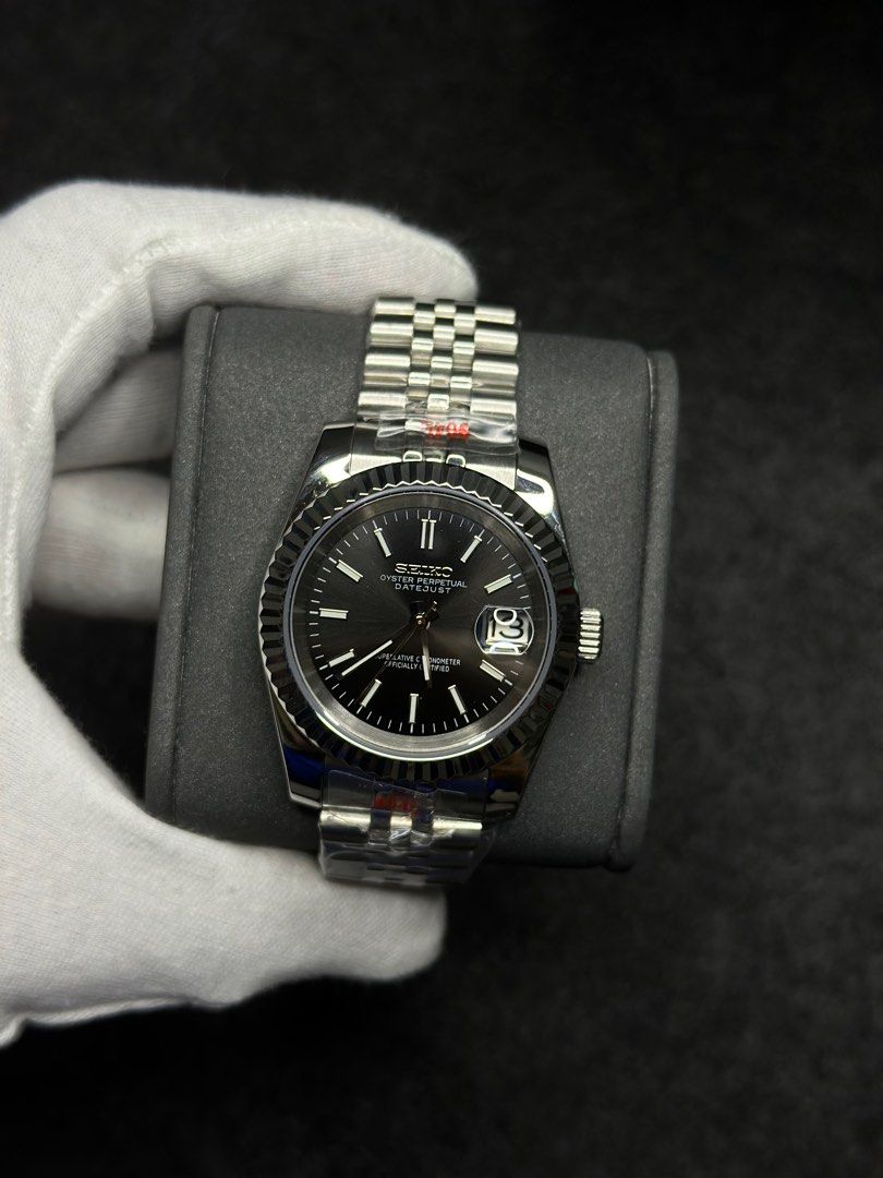 SEIKJUST BLACK