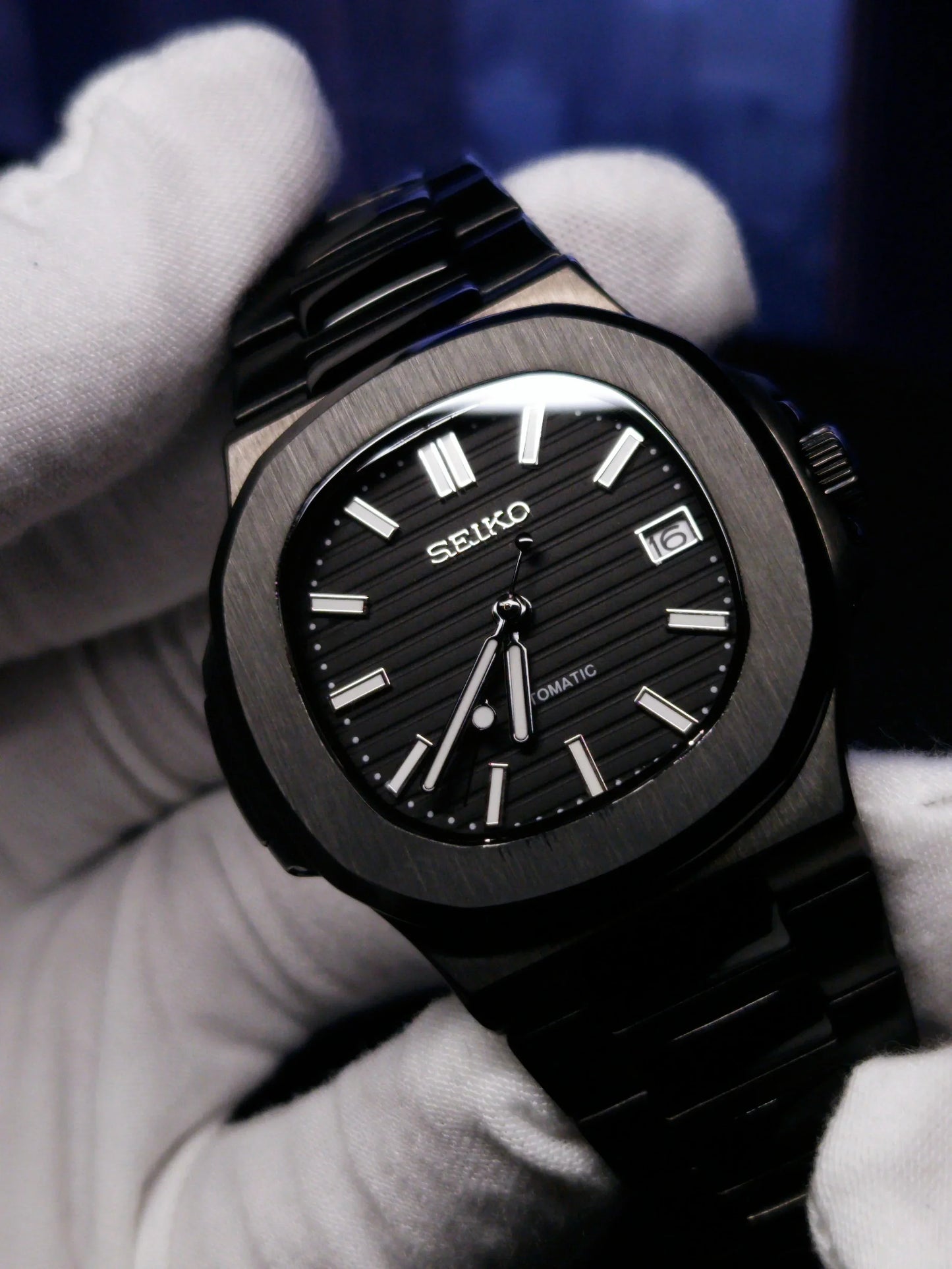 NAUTEIKO BLACKED OUT