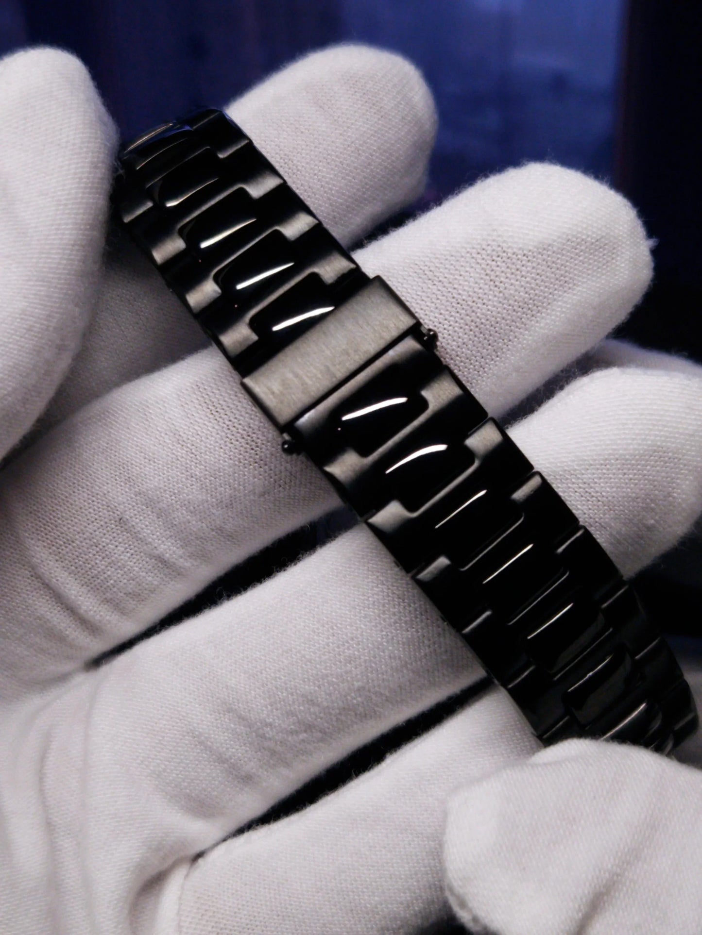 NAUTEIKO BLACKED OUT